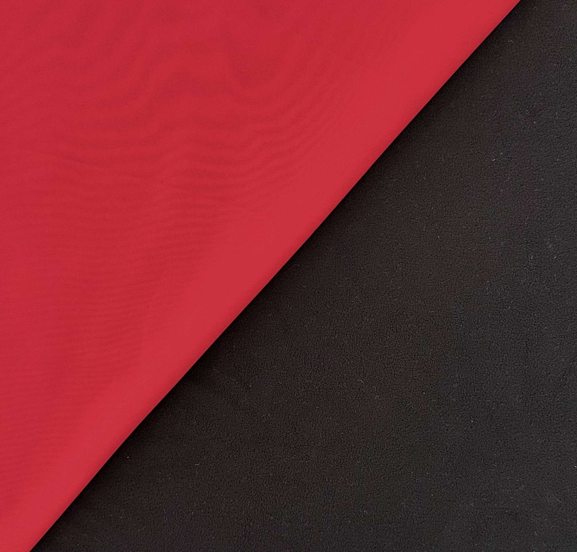 Sustainable Dintex Fleeceback Rainwear in Red Black