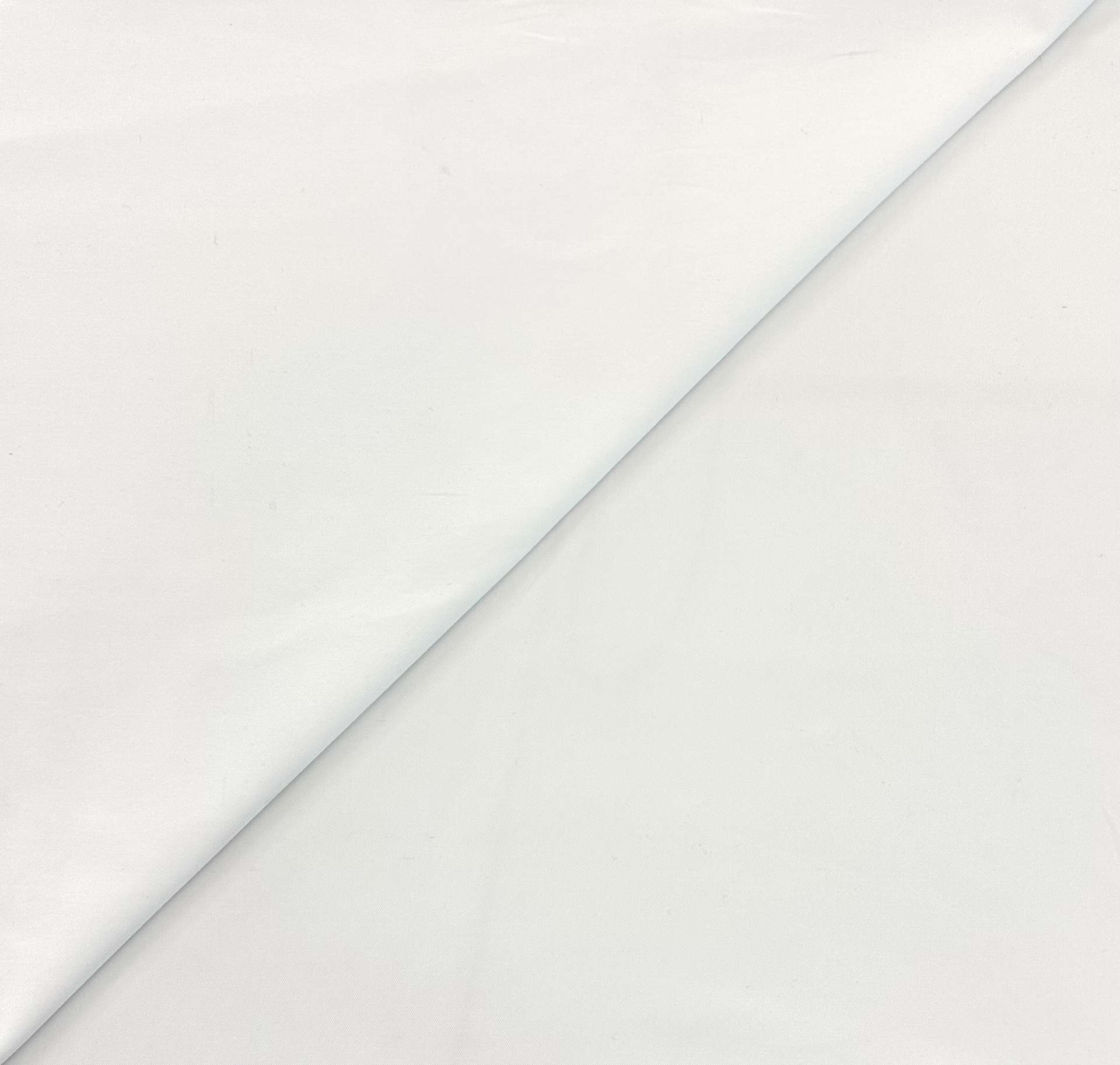 Italian Extra Fine Double Twisted Twill in Bianco