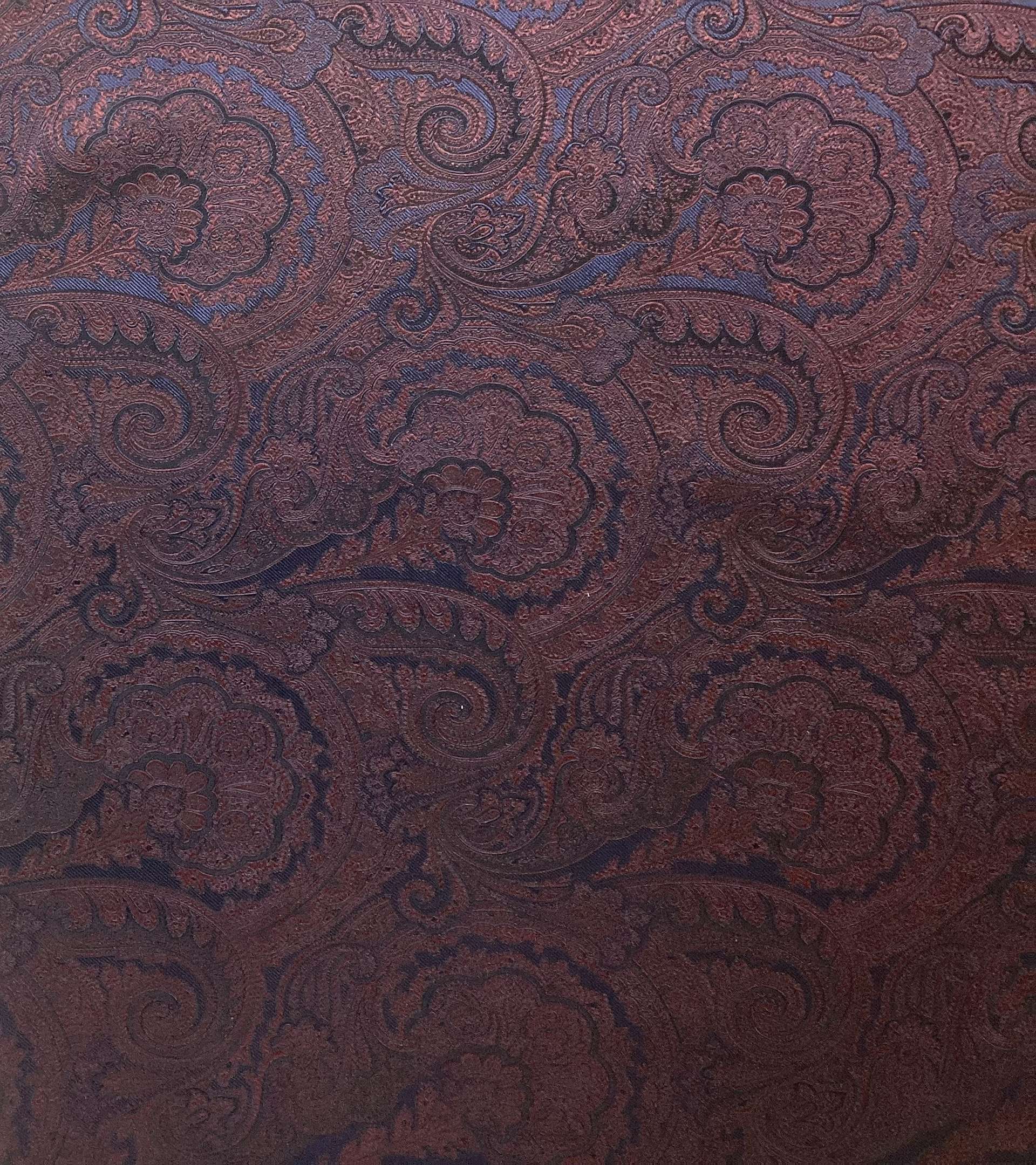 100% Tie Silk Paisley Jacquard In Burgundy On Navy