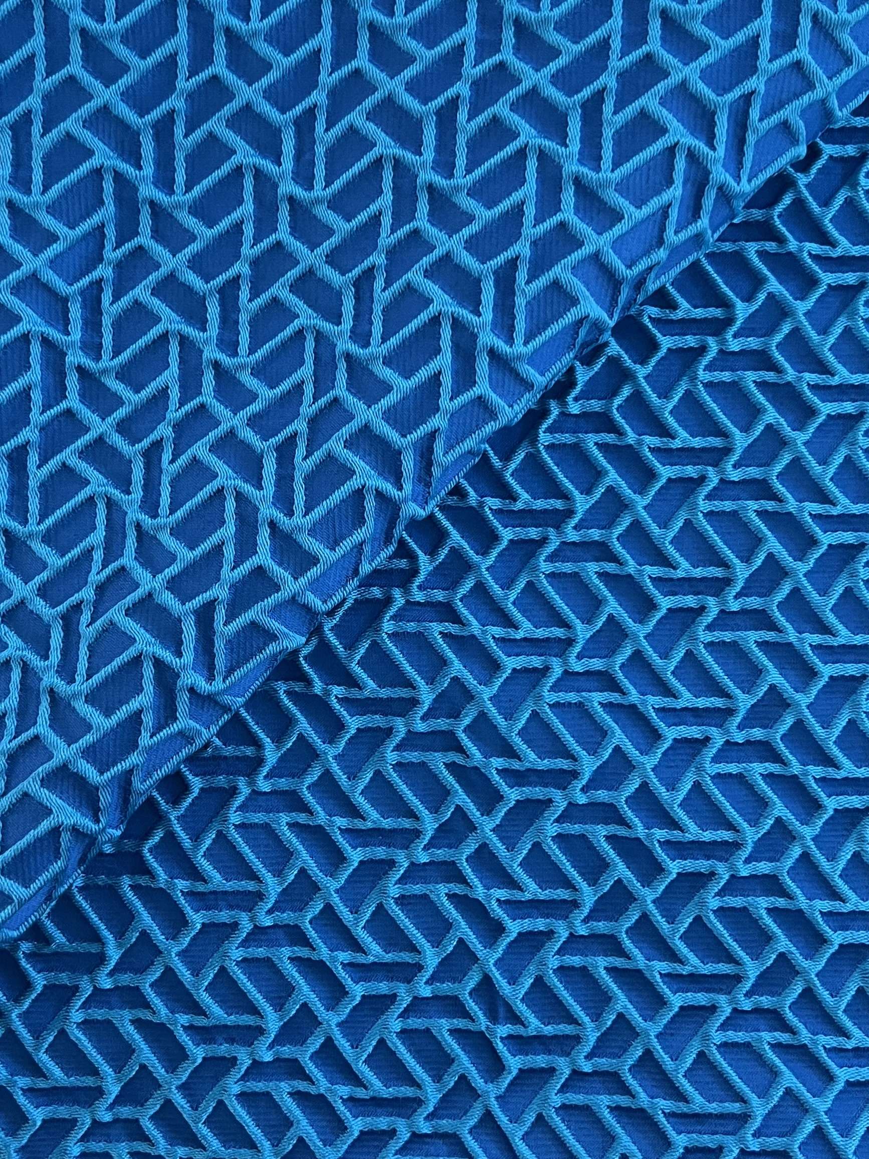 Bicolor Cloque in Turquoise + Royal Blue