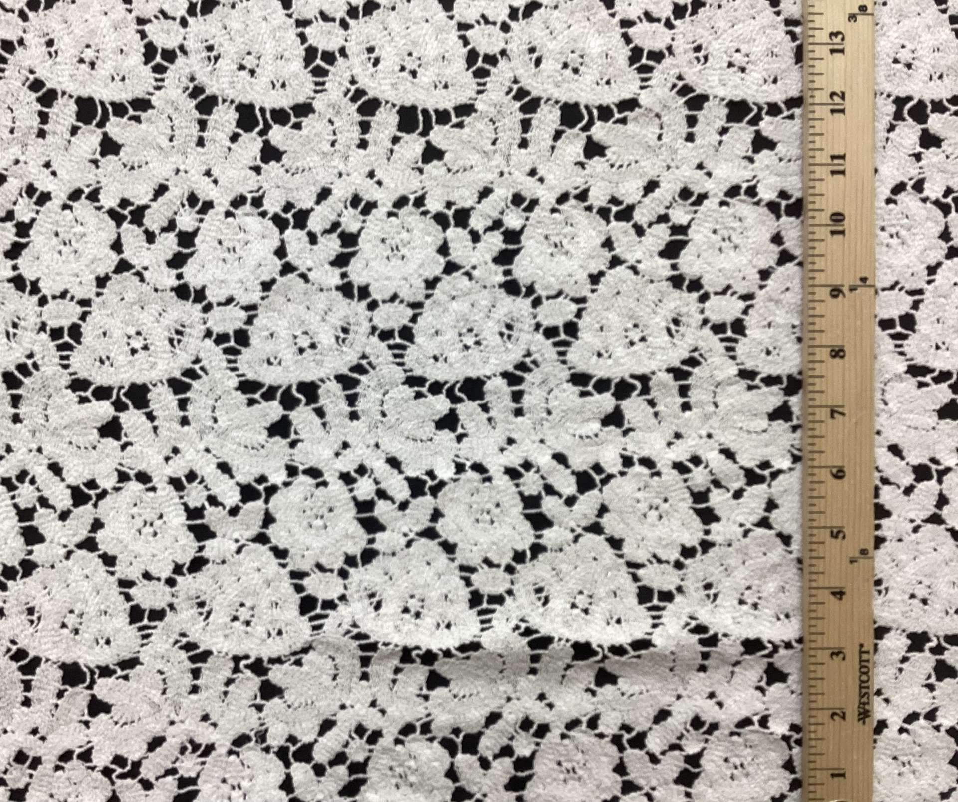 Ivory Cotton Guipure Lace, GL49/122.