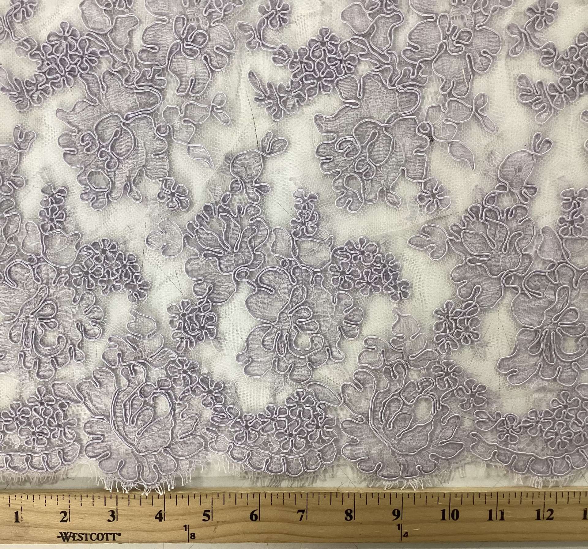 Alençon Lace in Lilac
