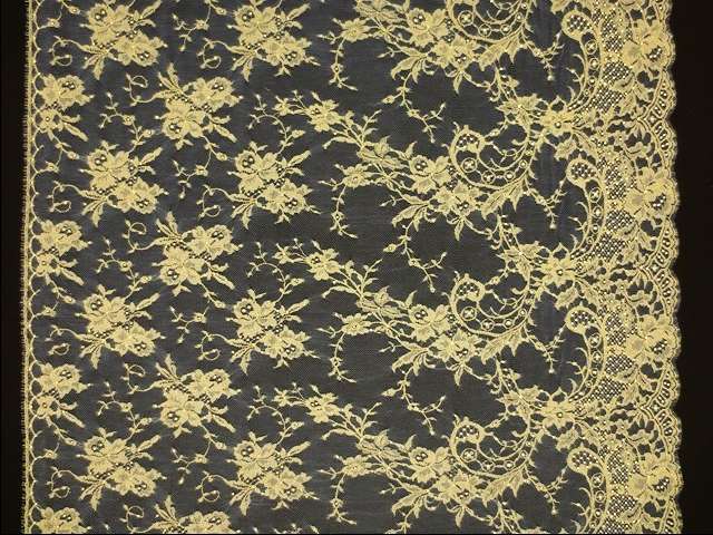 Beaded Metallic Chantilly Lace3