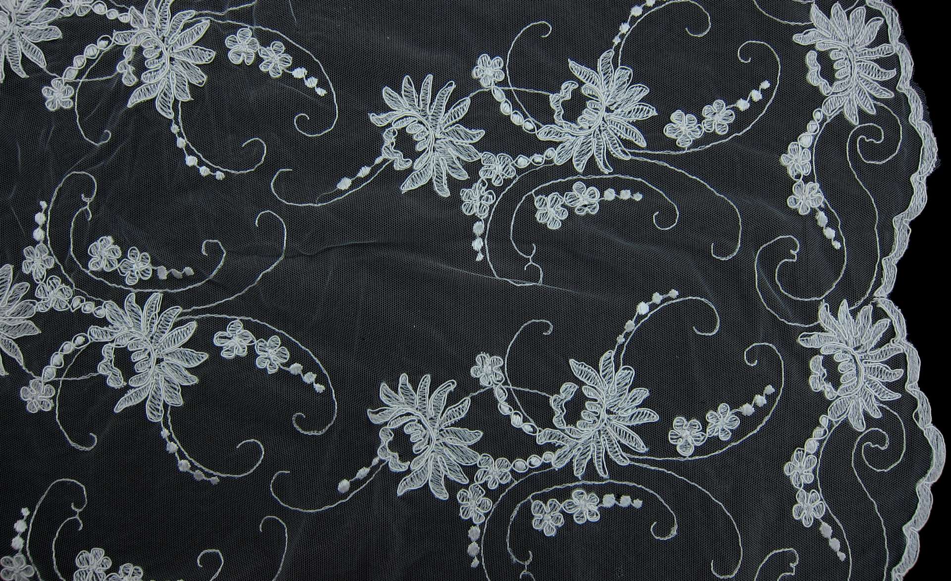 Embroidered Illusion0