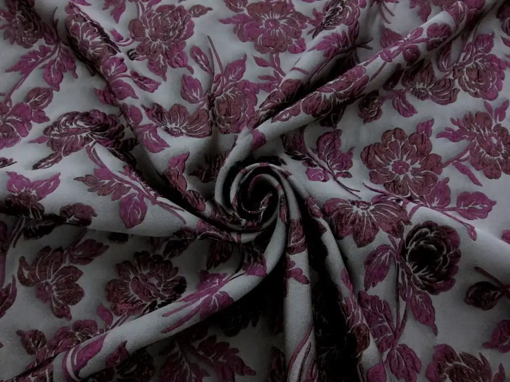 Silk Blend Metallic Cloque3
