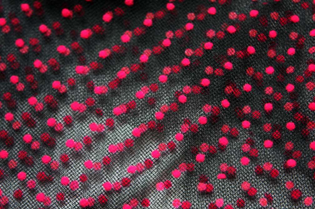 Flocked Dots on Illusion2