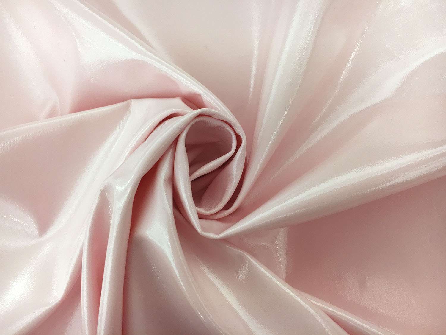 Wetlook Vinyl in Baby Pink1