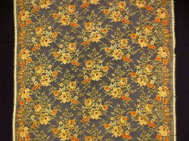 Beaded Metallic Chantilly Lace3