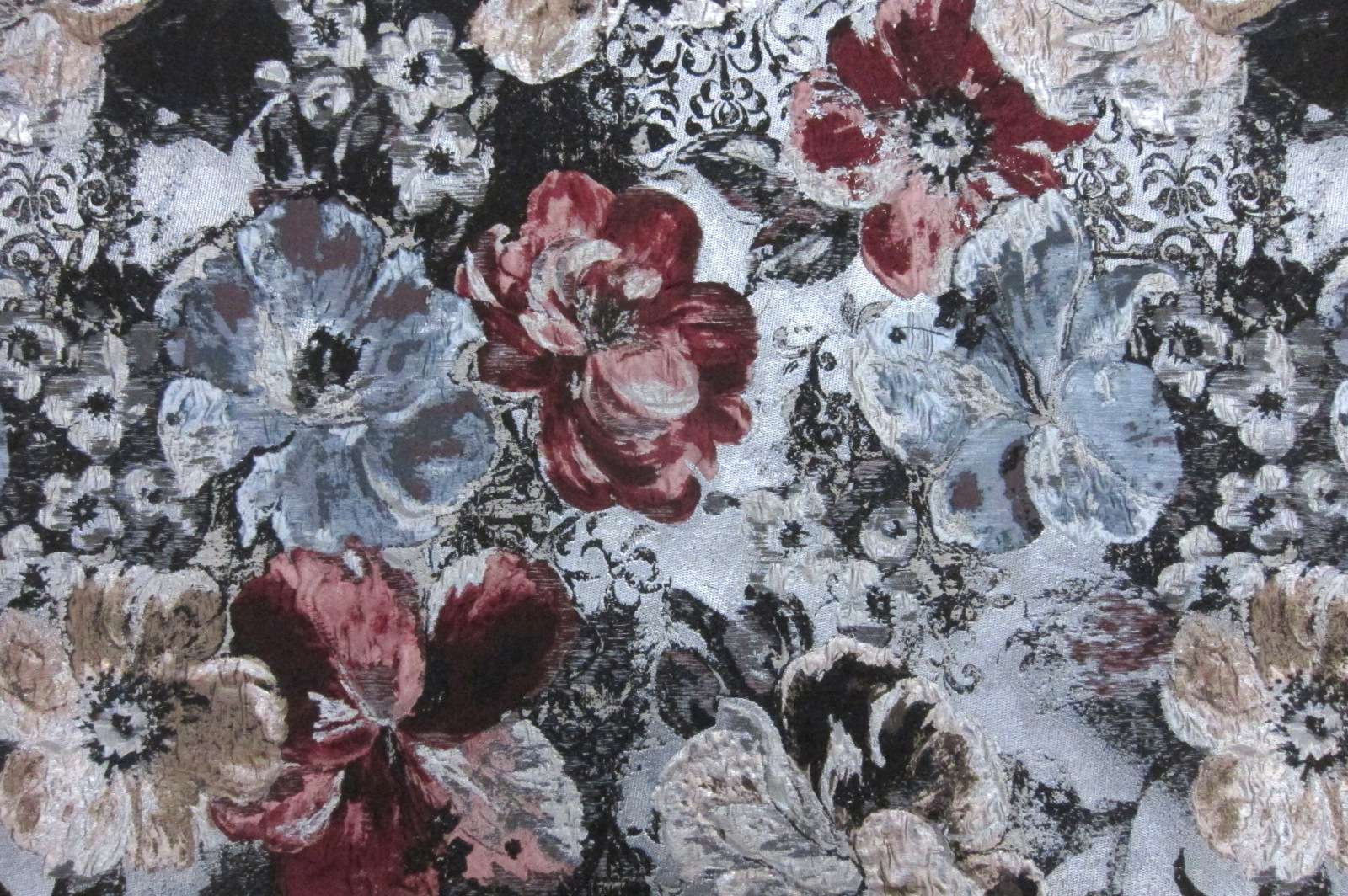 Silk Blend Metallic Cloqué0
