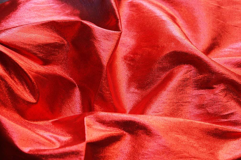 Tissue Lamé in Red1