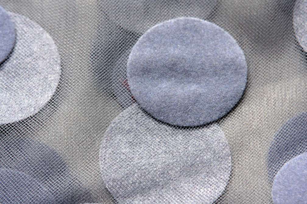 Flocked Dots on Illusion2