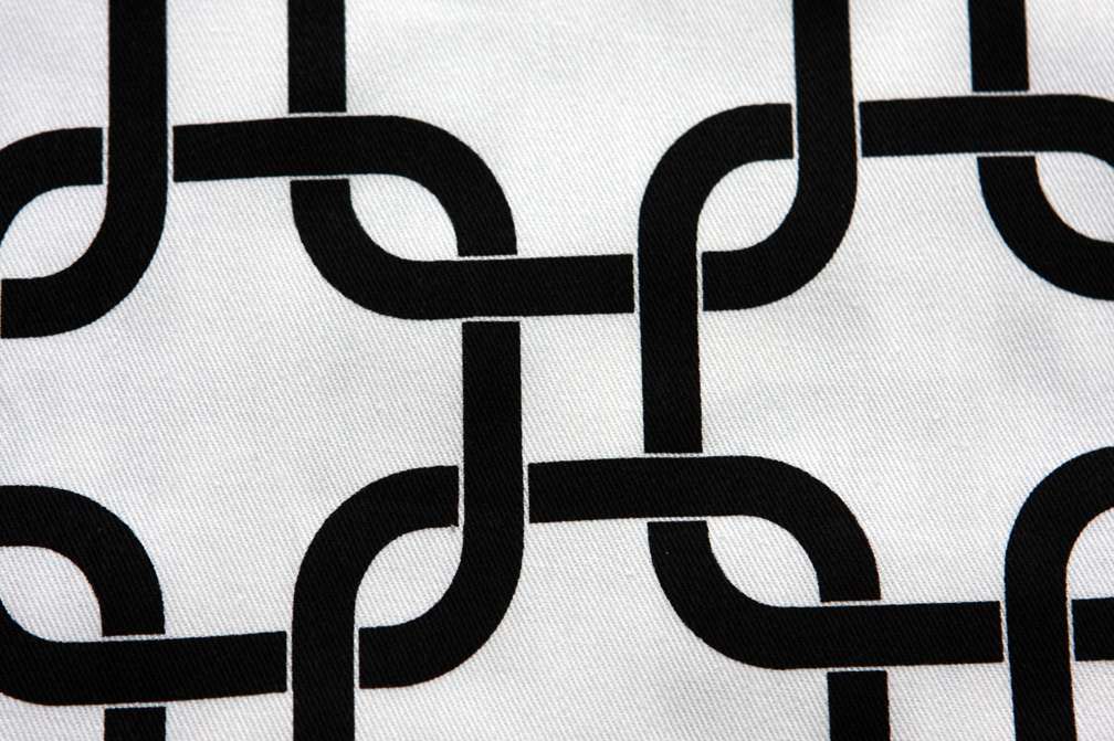Cotton Canvas Geometric Knot Print2