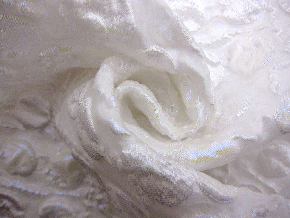 Opalescent Cloqué3