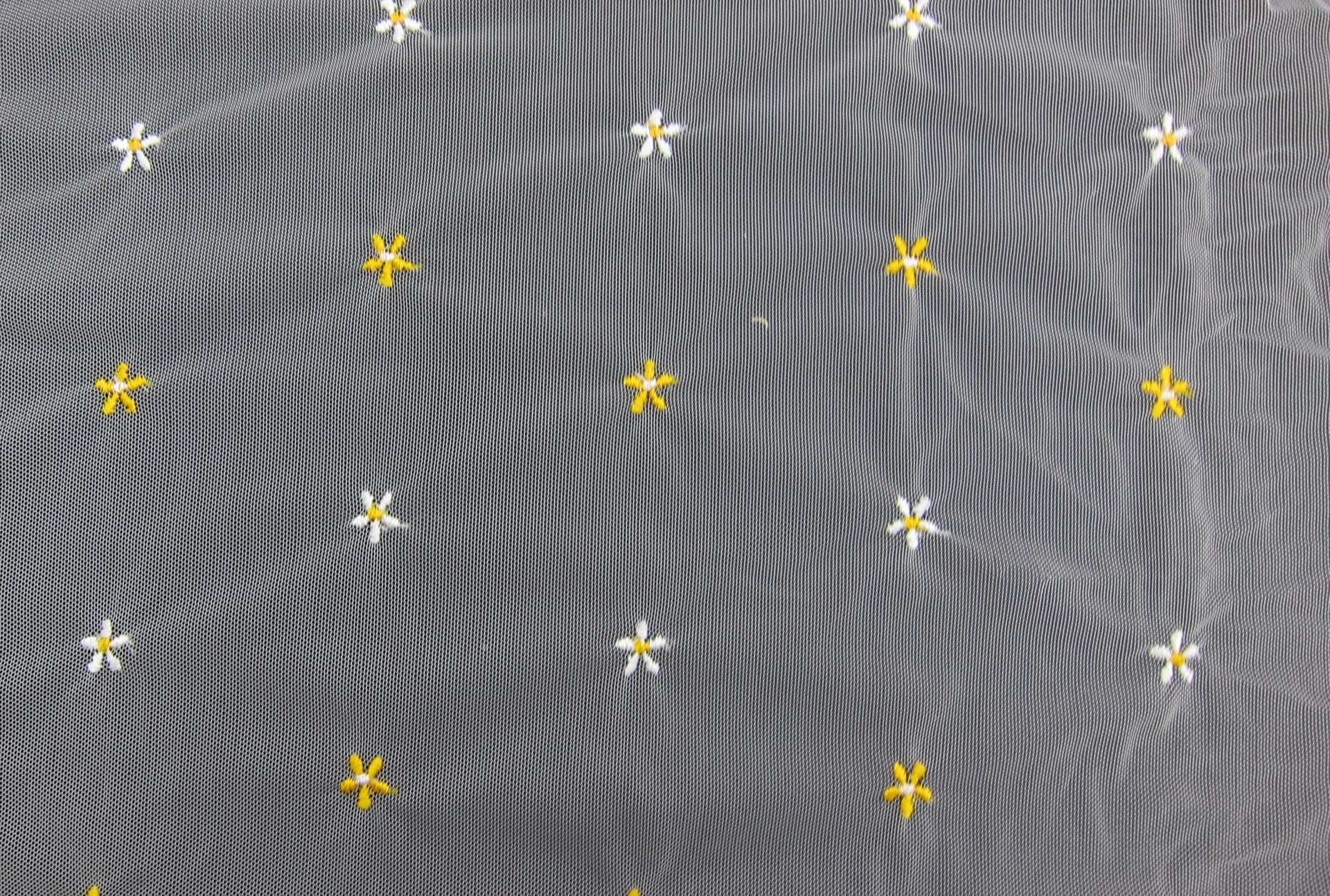 Embroidered Illusion0