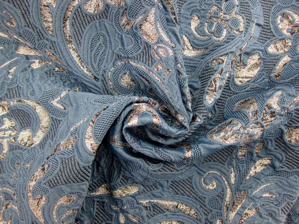 Metallic Cloque2