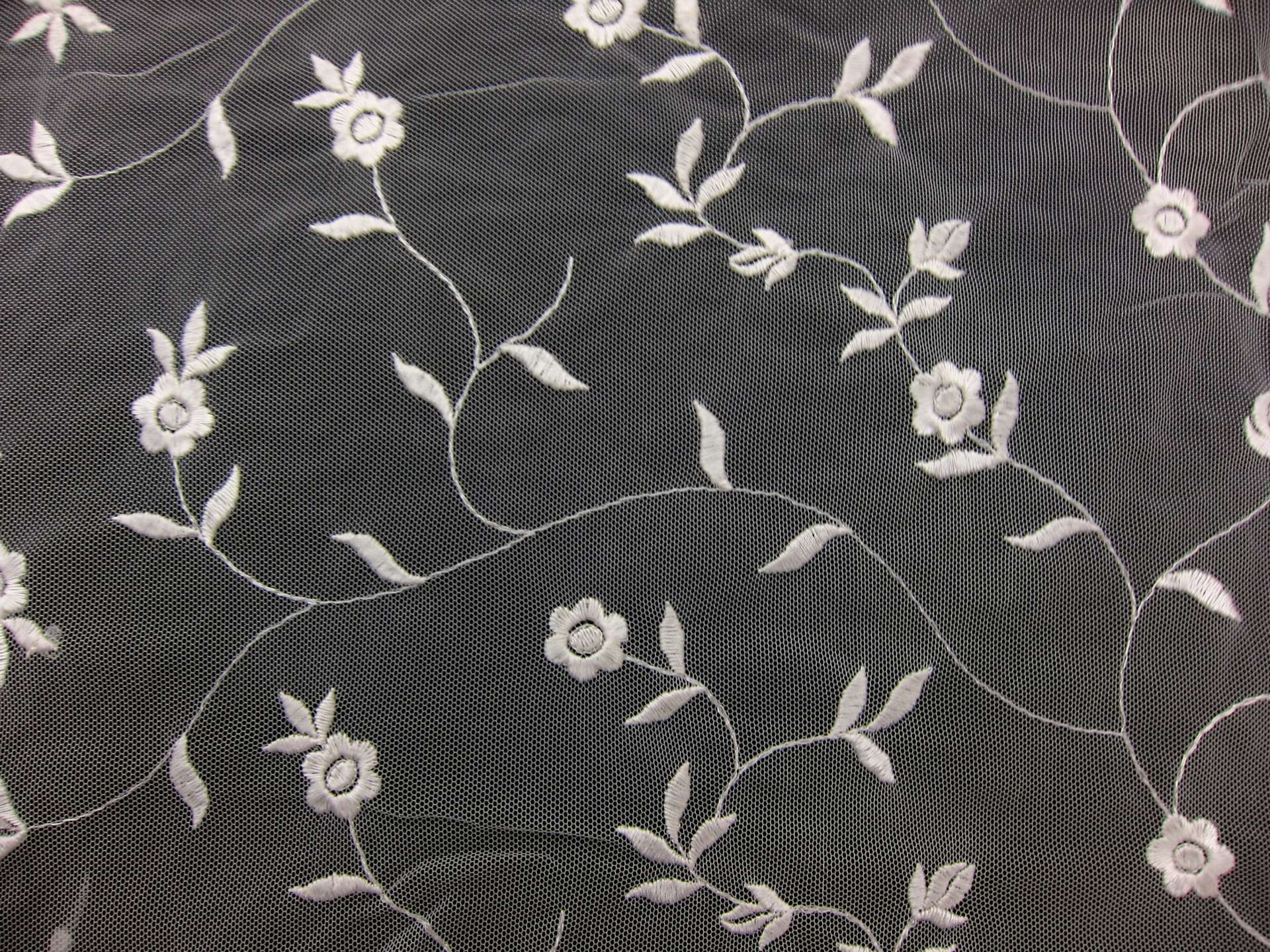 Embroidered Illusion0