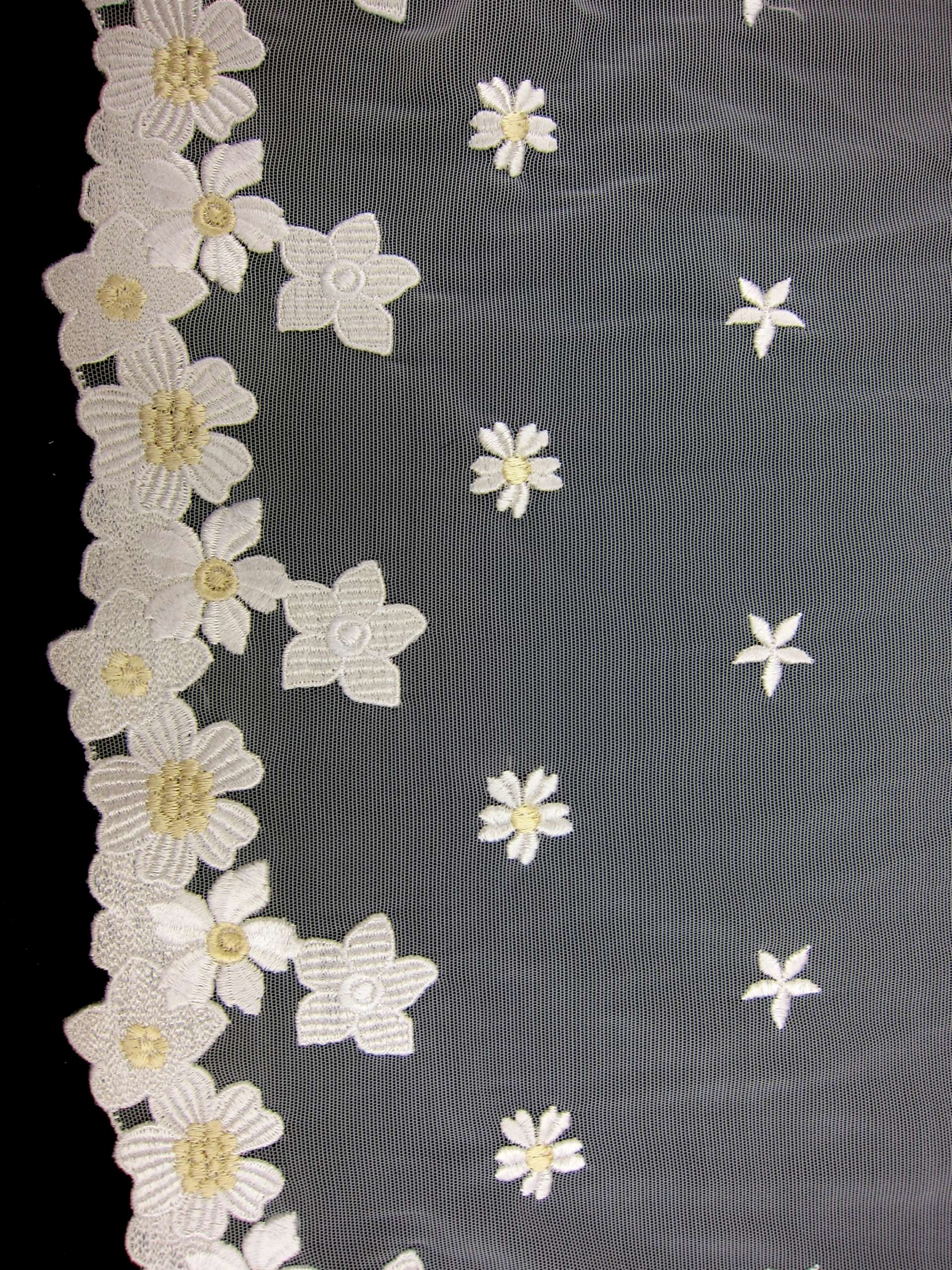 Embroidered Illusion0