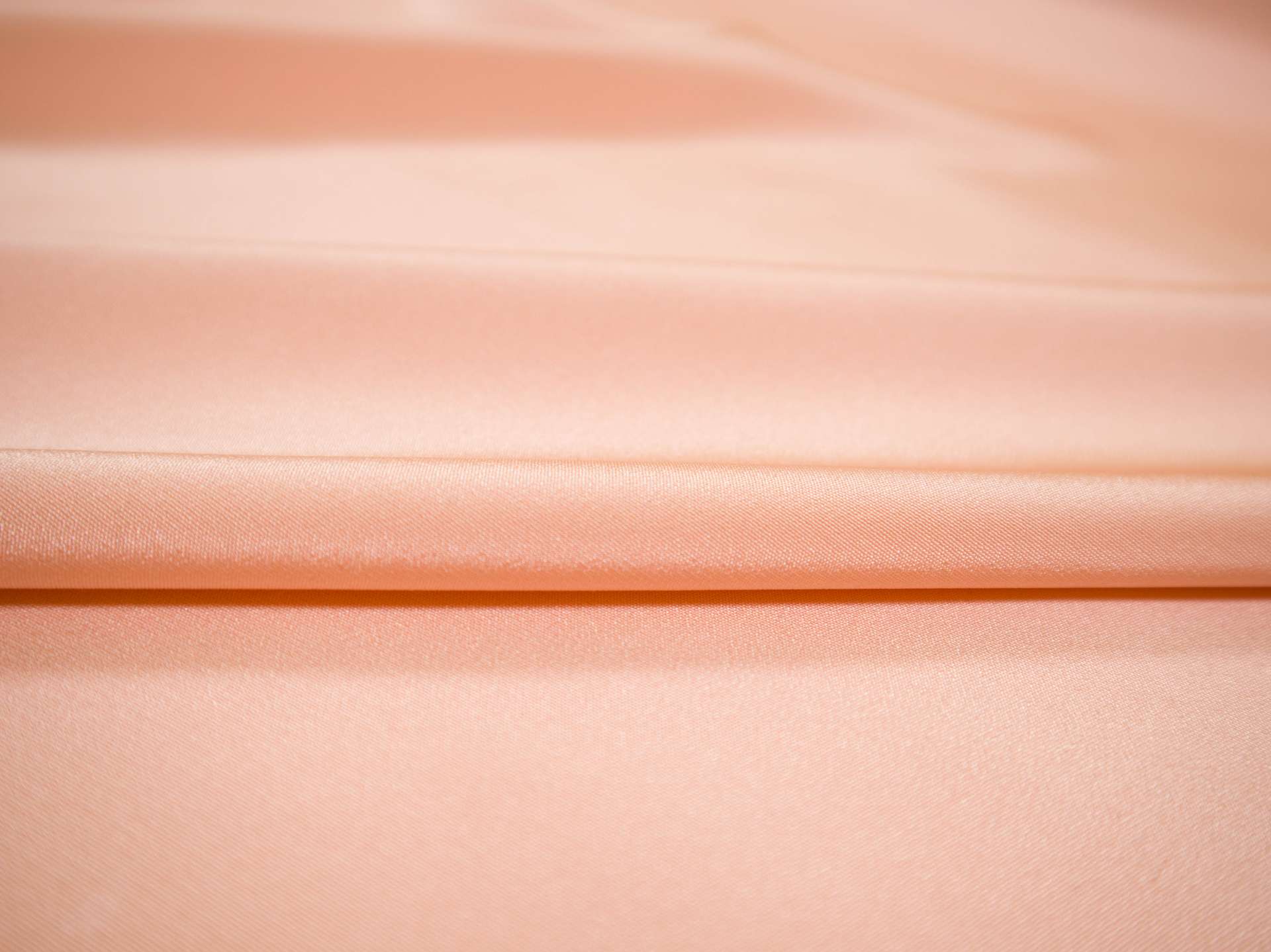 silk 4 ply crepe in Peach- flat