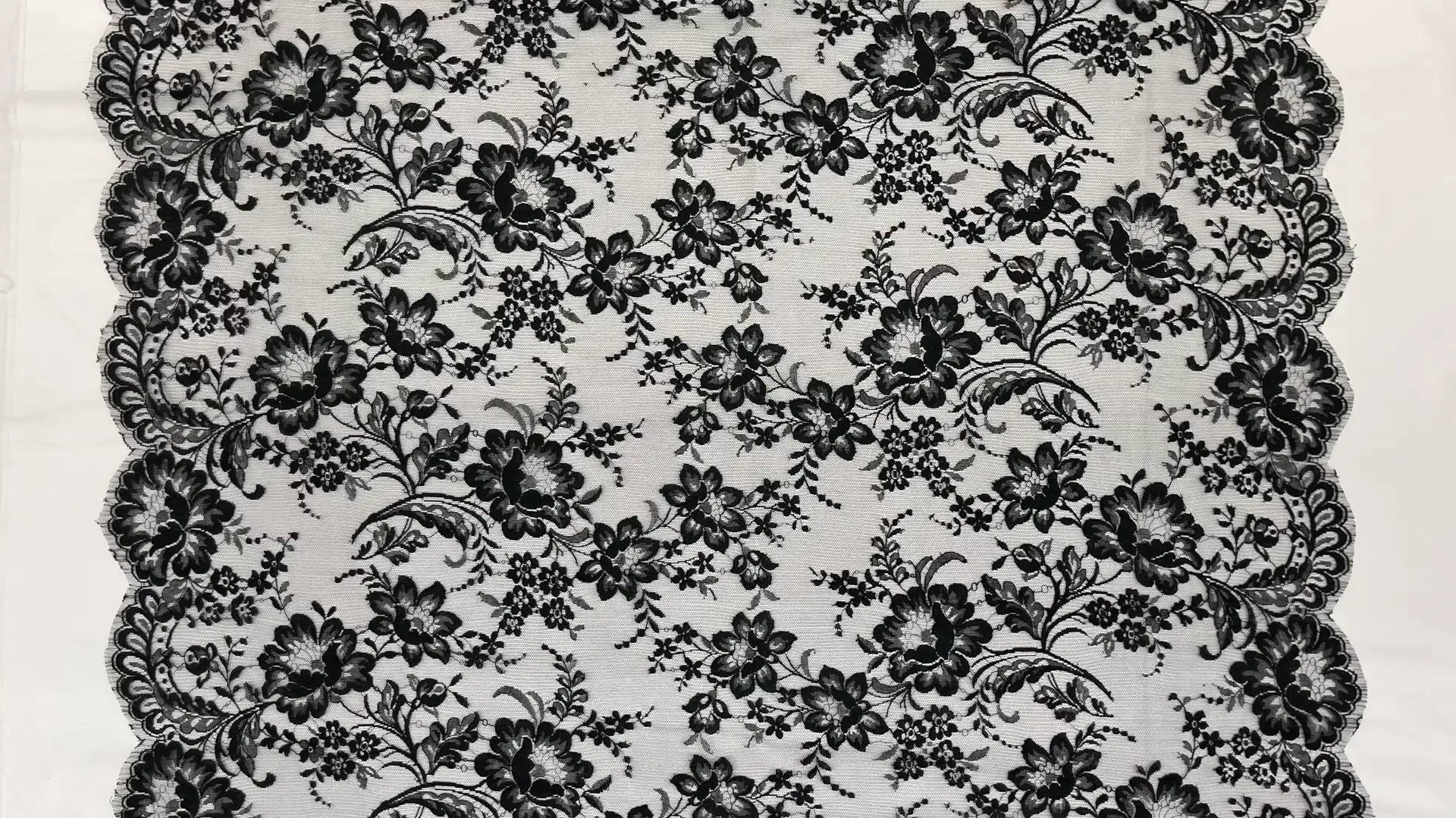 Made in France Chantilly Lace