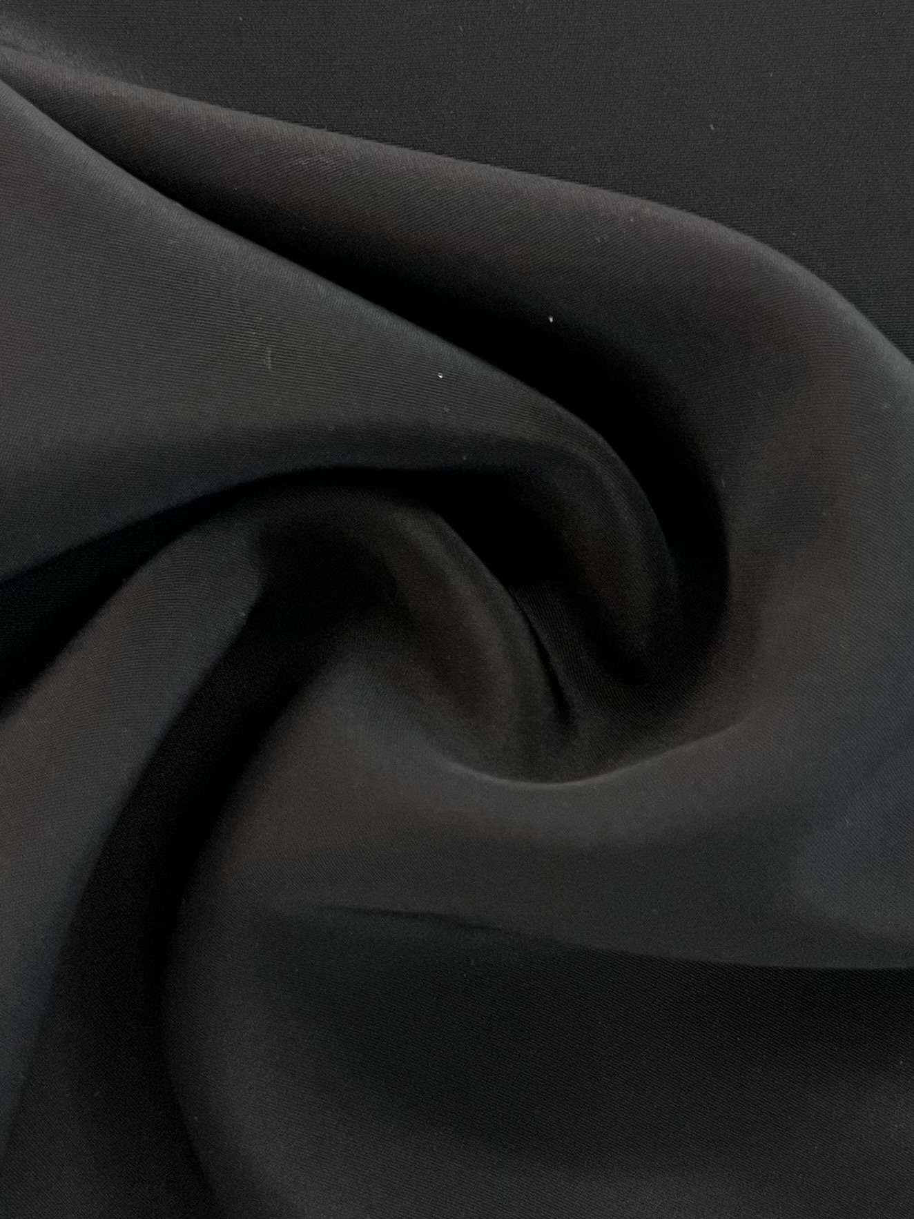 4 Ply Silk Crepé in Black Wide Width