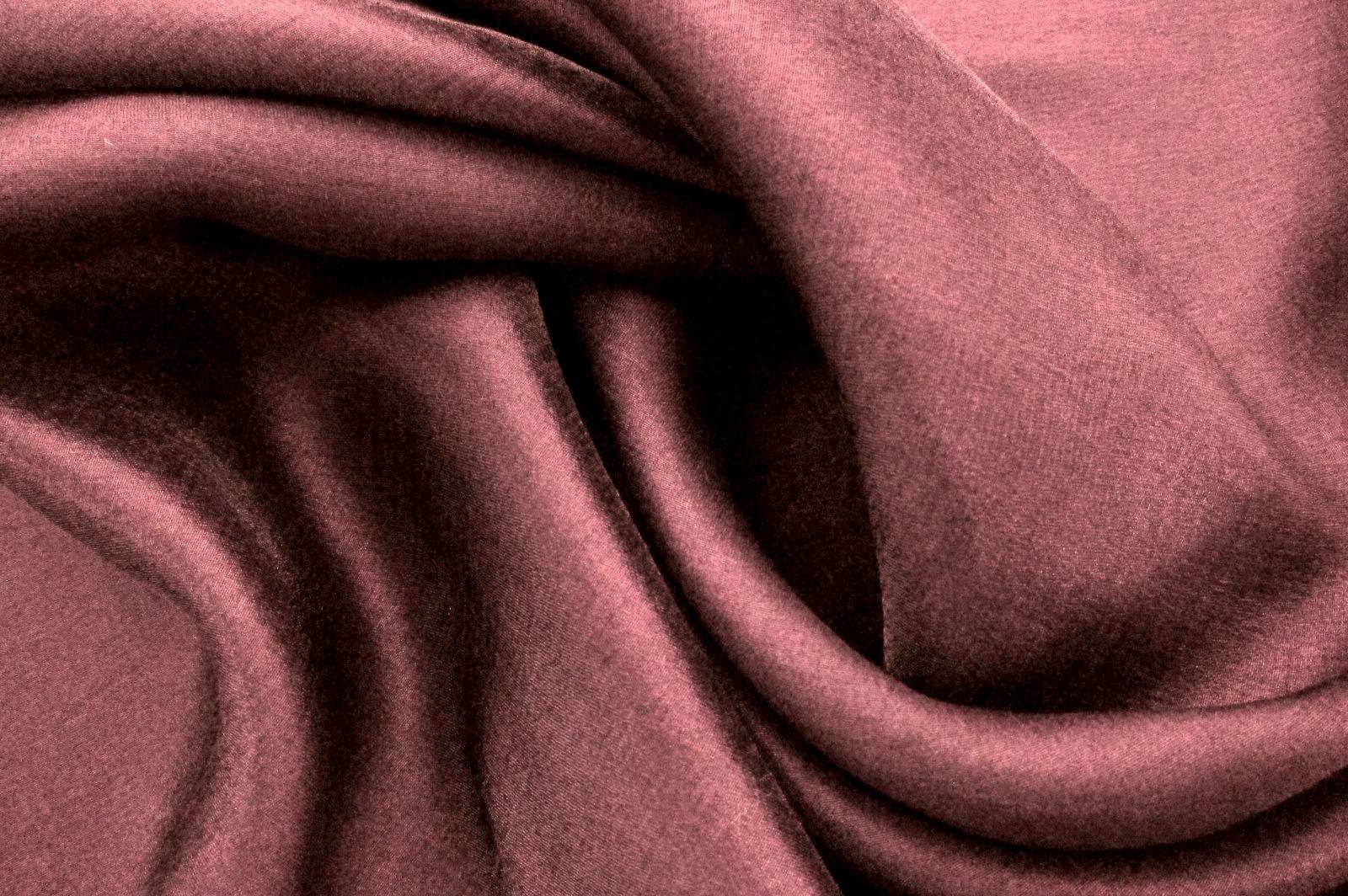 Washed Lamé in Deep Plum0
