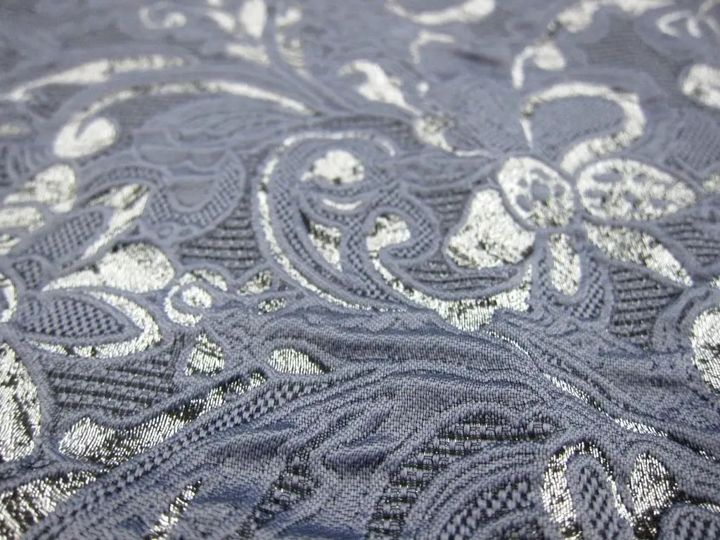 Metallic Cloque2