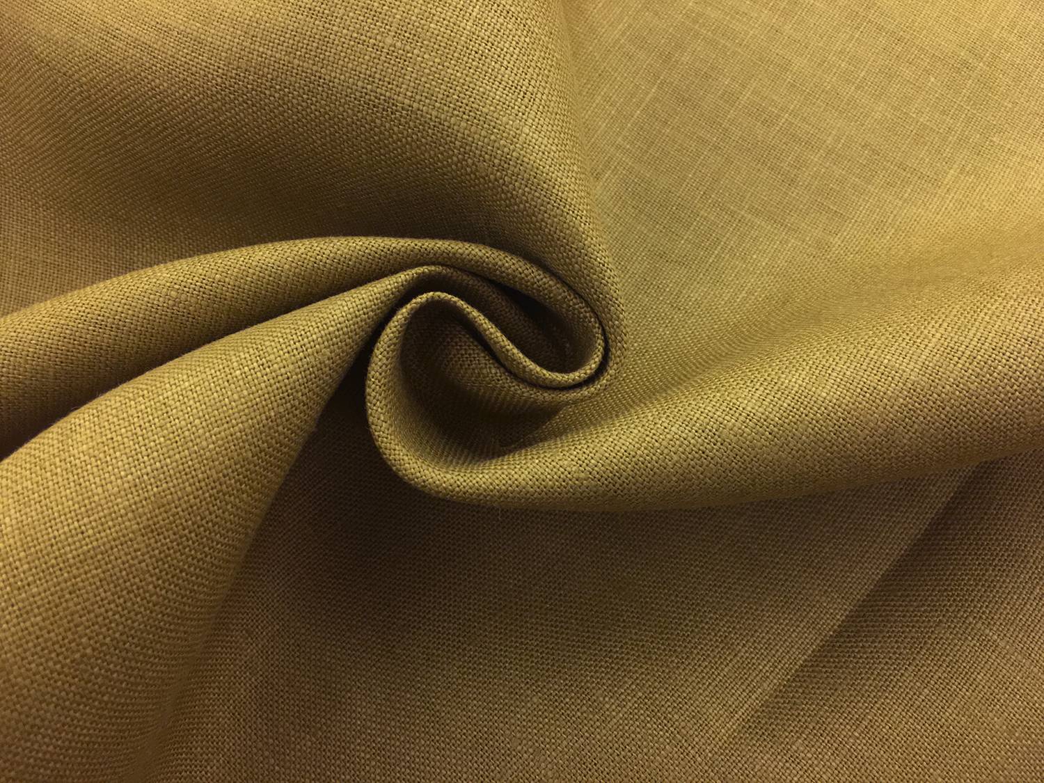 Medium Weight Linen in Moss1