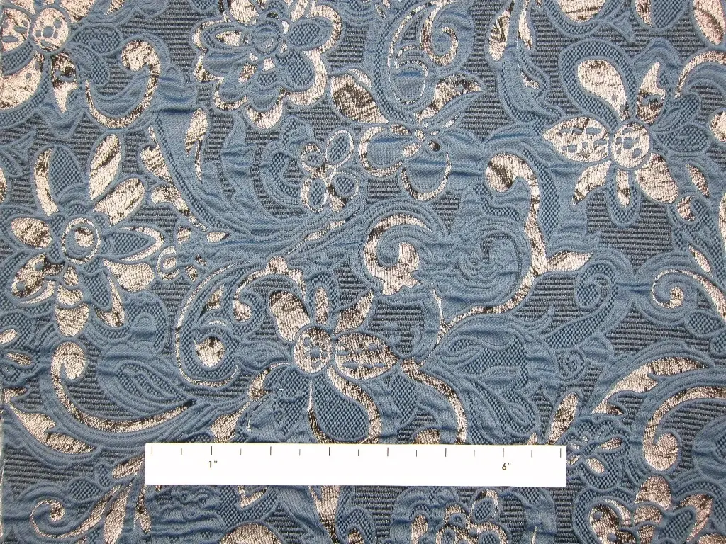 Metallic Cloque1