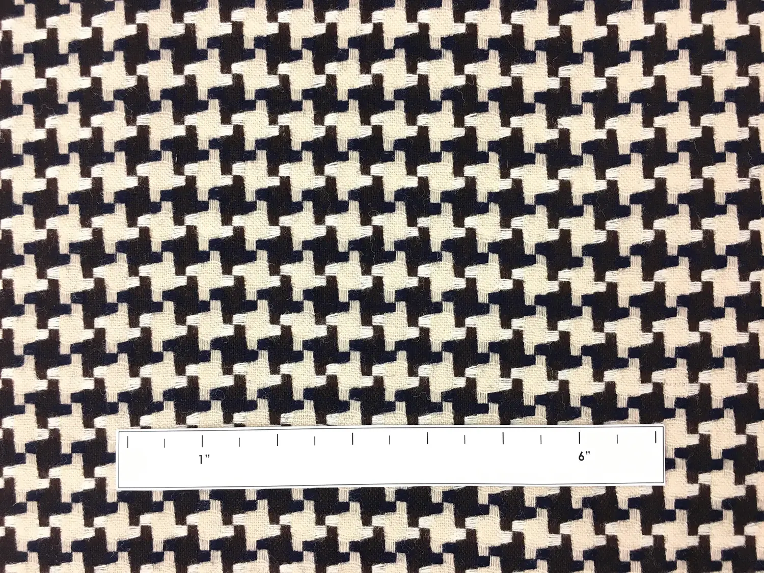 Italian Virgin Wool Novelty Houndstooth1
