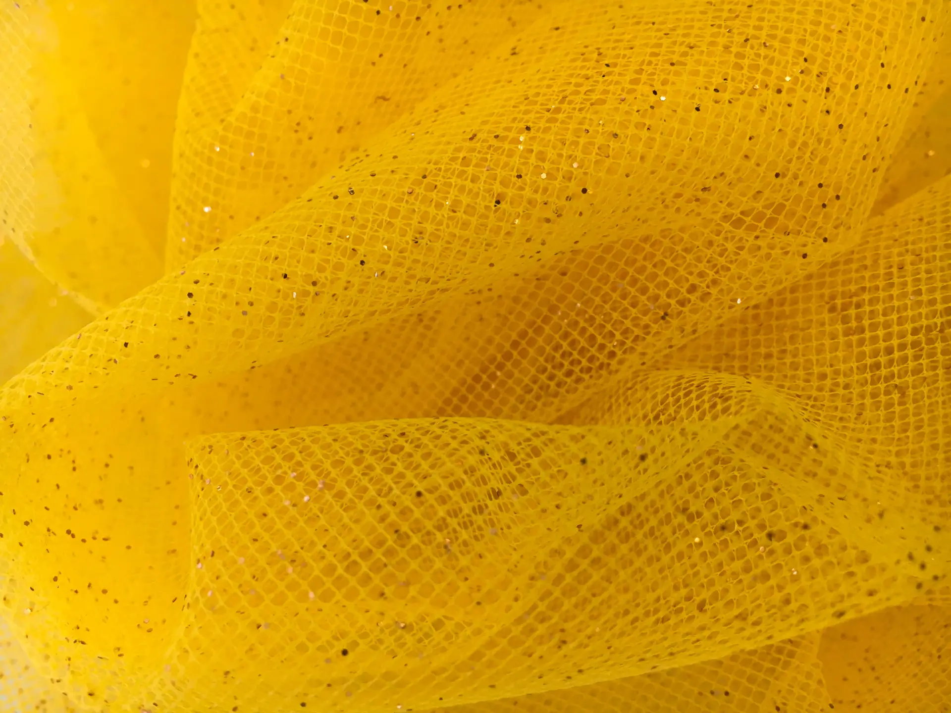 Metallic Illusion in Yellow0