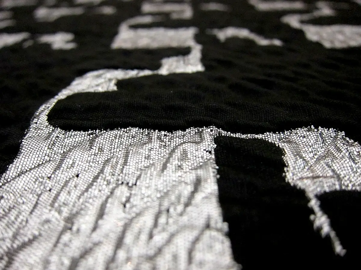 Houndstooth Lamé Cloqué1