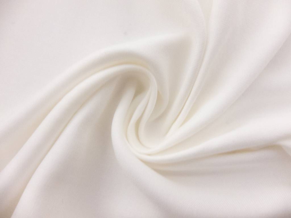 Viscose Twill in Off White0