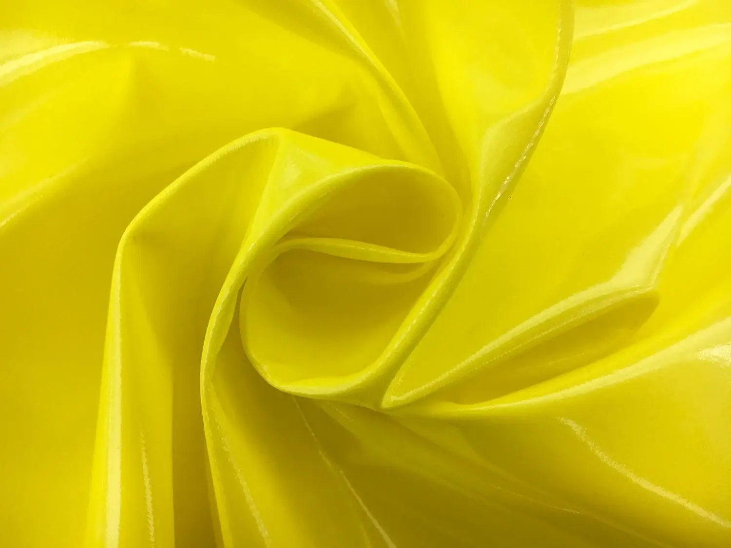 Wetlook Vinyl in Neon Yellow1
