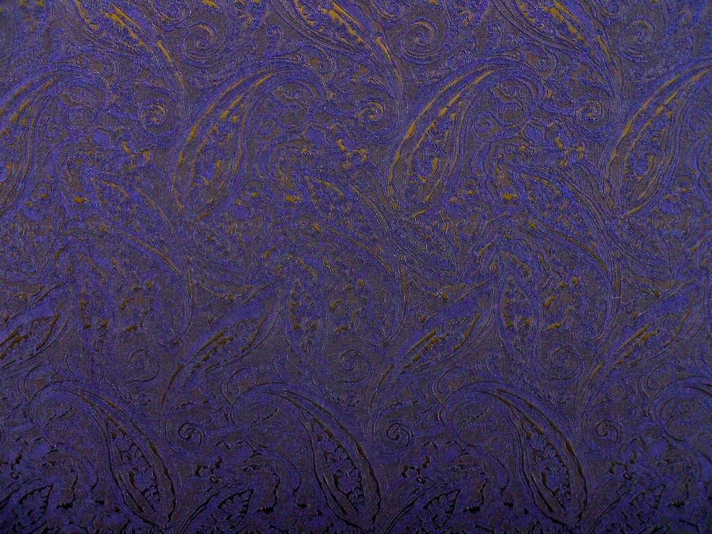 Lightweight Stretch Cloqué0