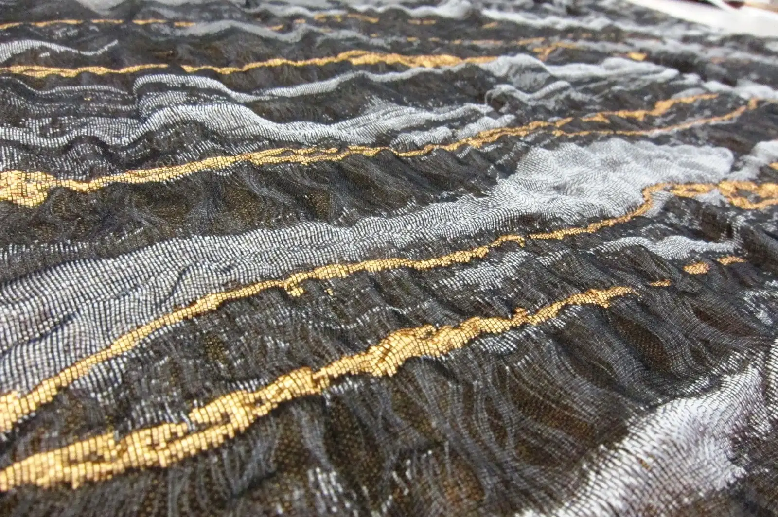 Metallic Cloqué2