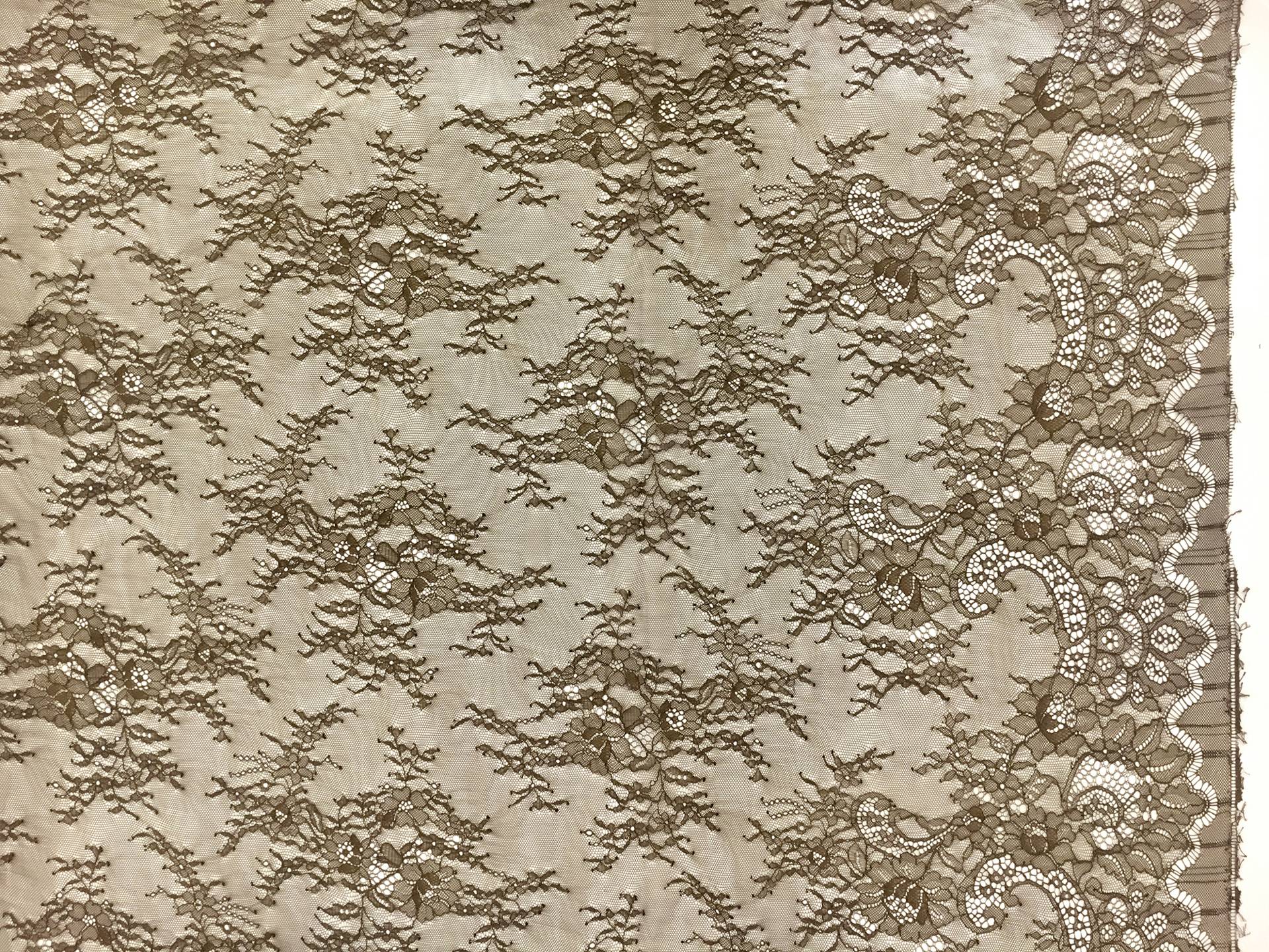 Wide Chantilly Lace in Brown
