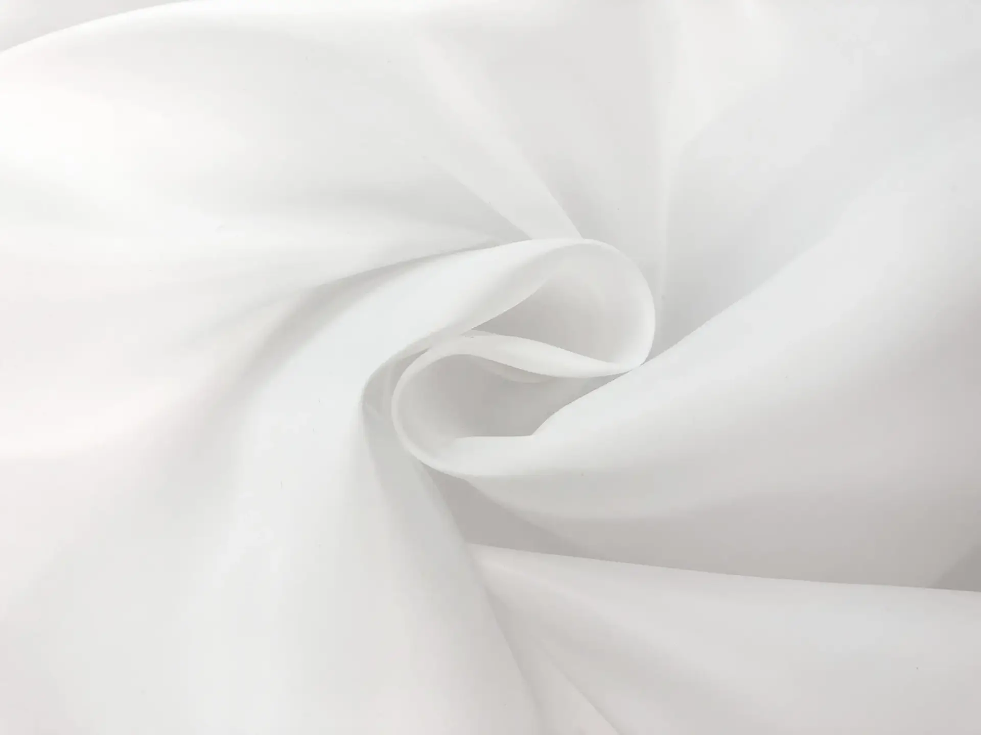 Nylon Satin Twill Rainwear in White