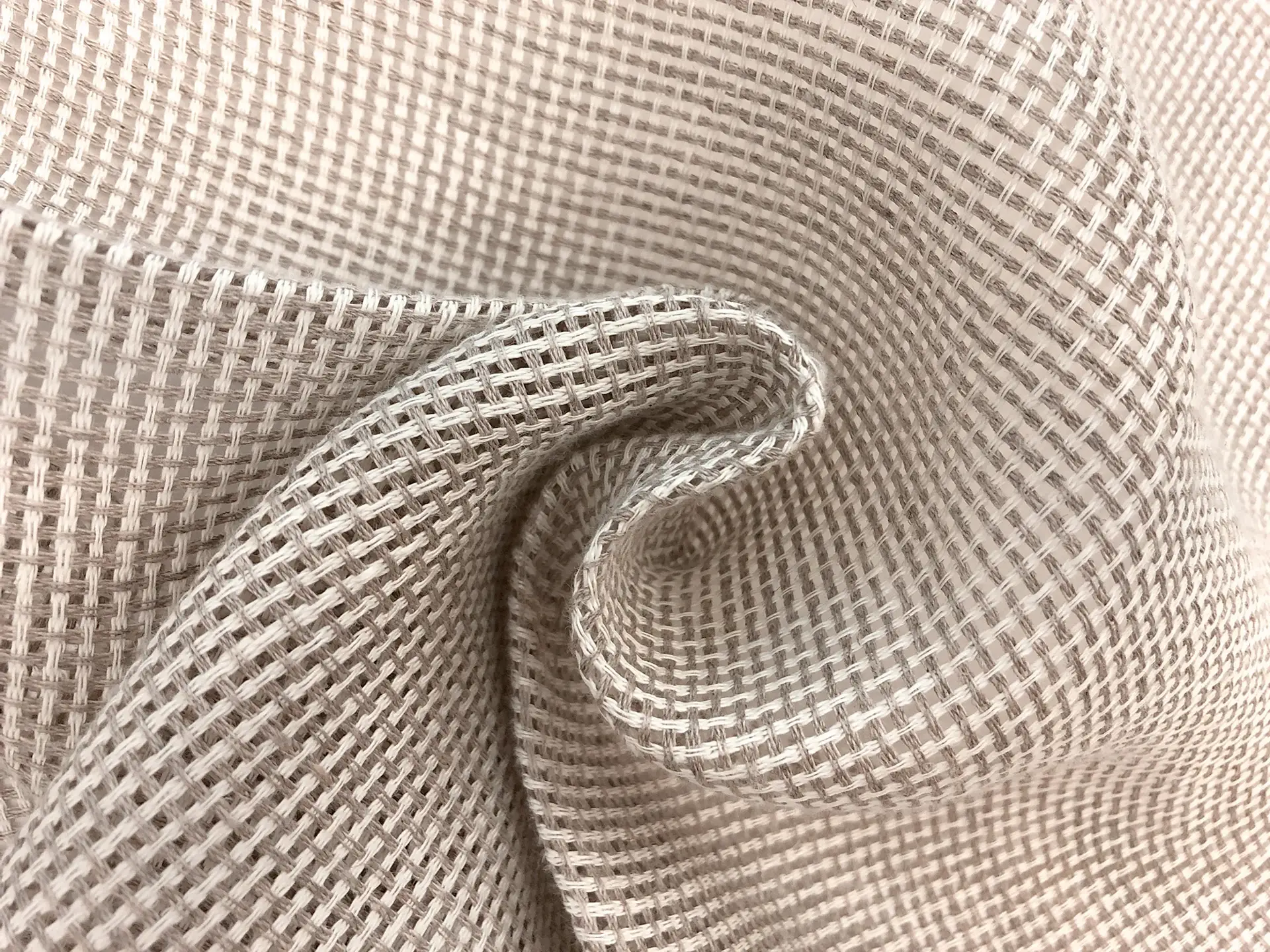 Linen Mesh in Oatmeal