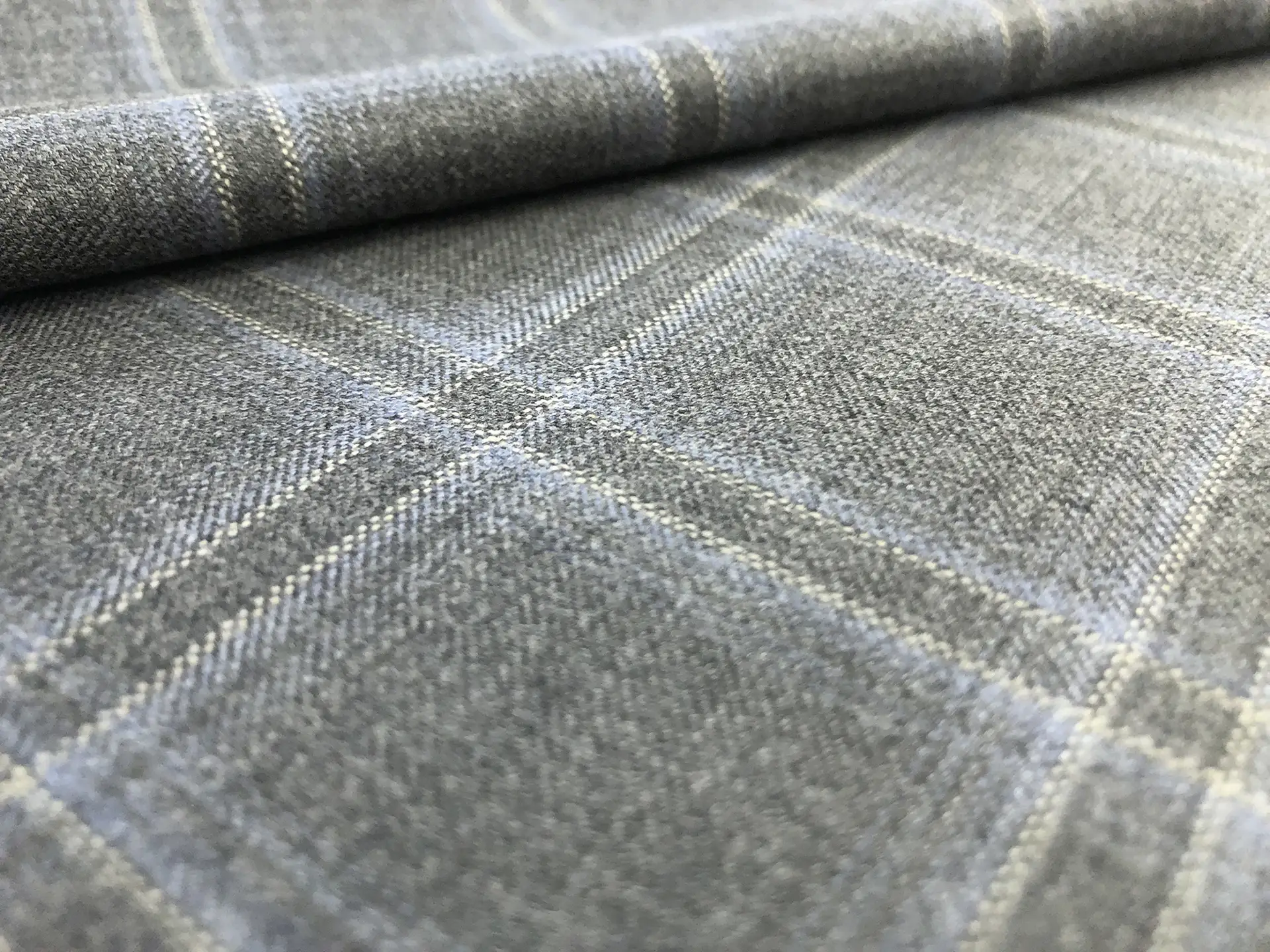 Wool Super 130s Windowpane Plaid Suiting in Grey