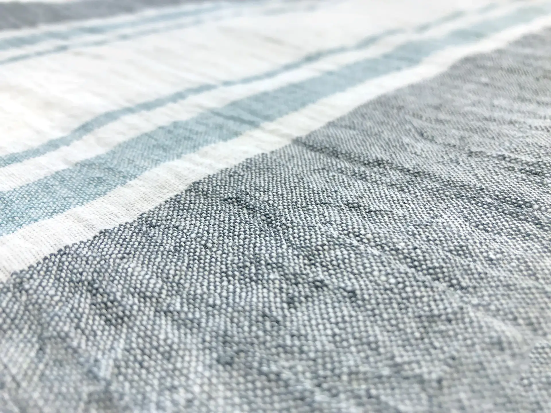 Linen Crinkled Gauze With Stripes in Blues