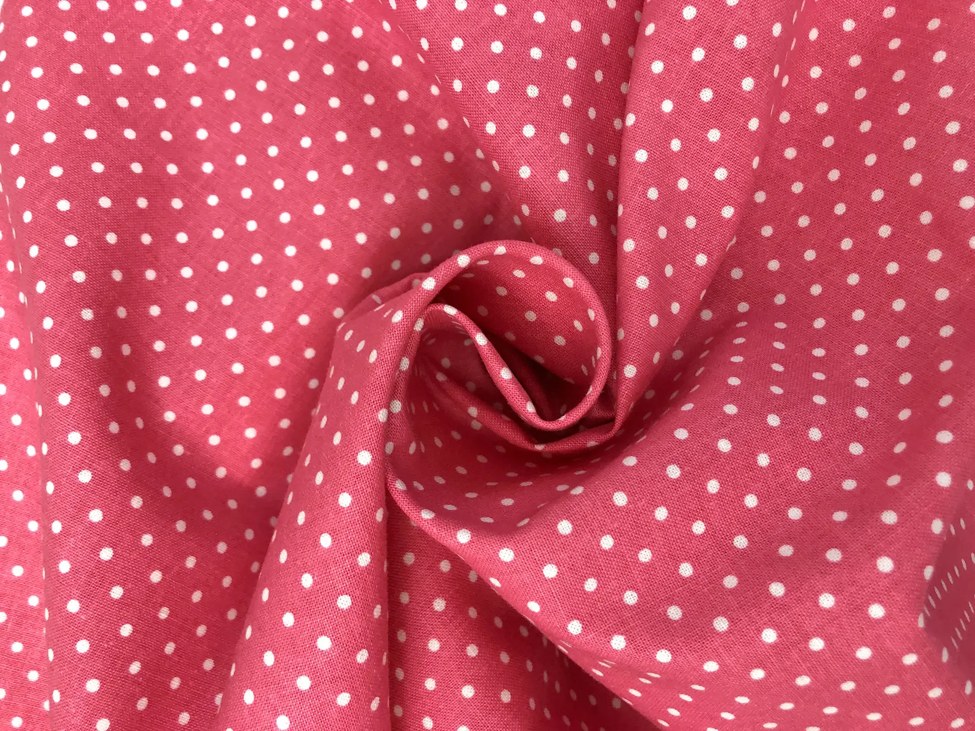 Cotton Broadcloth Polka Dots Print in Pink