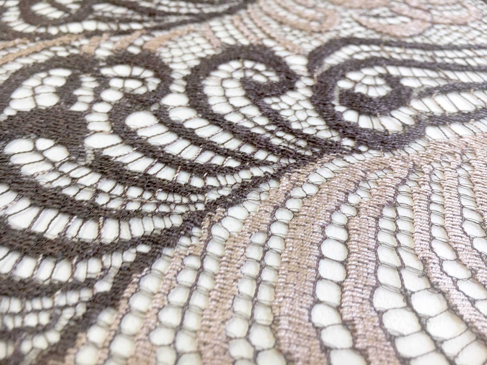 Chantilly Lace with Double Scallop in Mocha and Cream