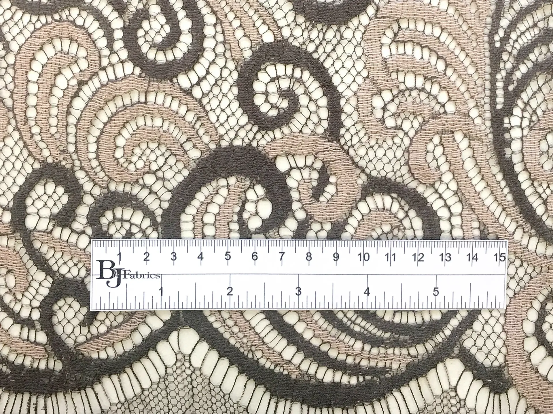 Chantilly Lace with Double Scallop in Mocha and Cream
