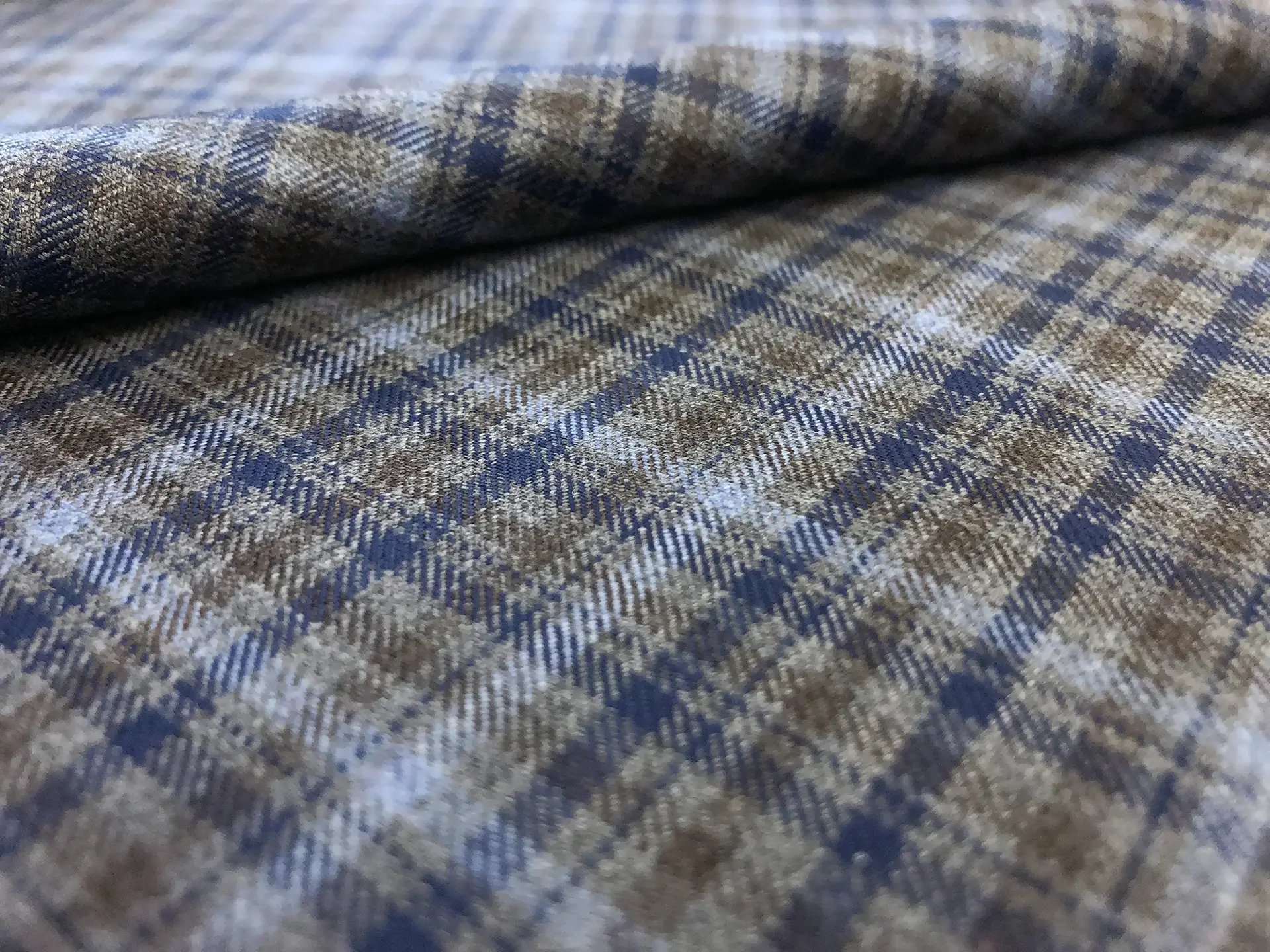 Italian Loro Piana Extra Fine Wool Super 130's Plaid Suiting in Powder Blue Grey