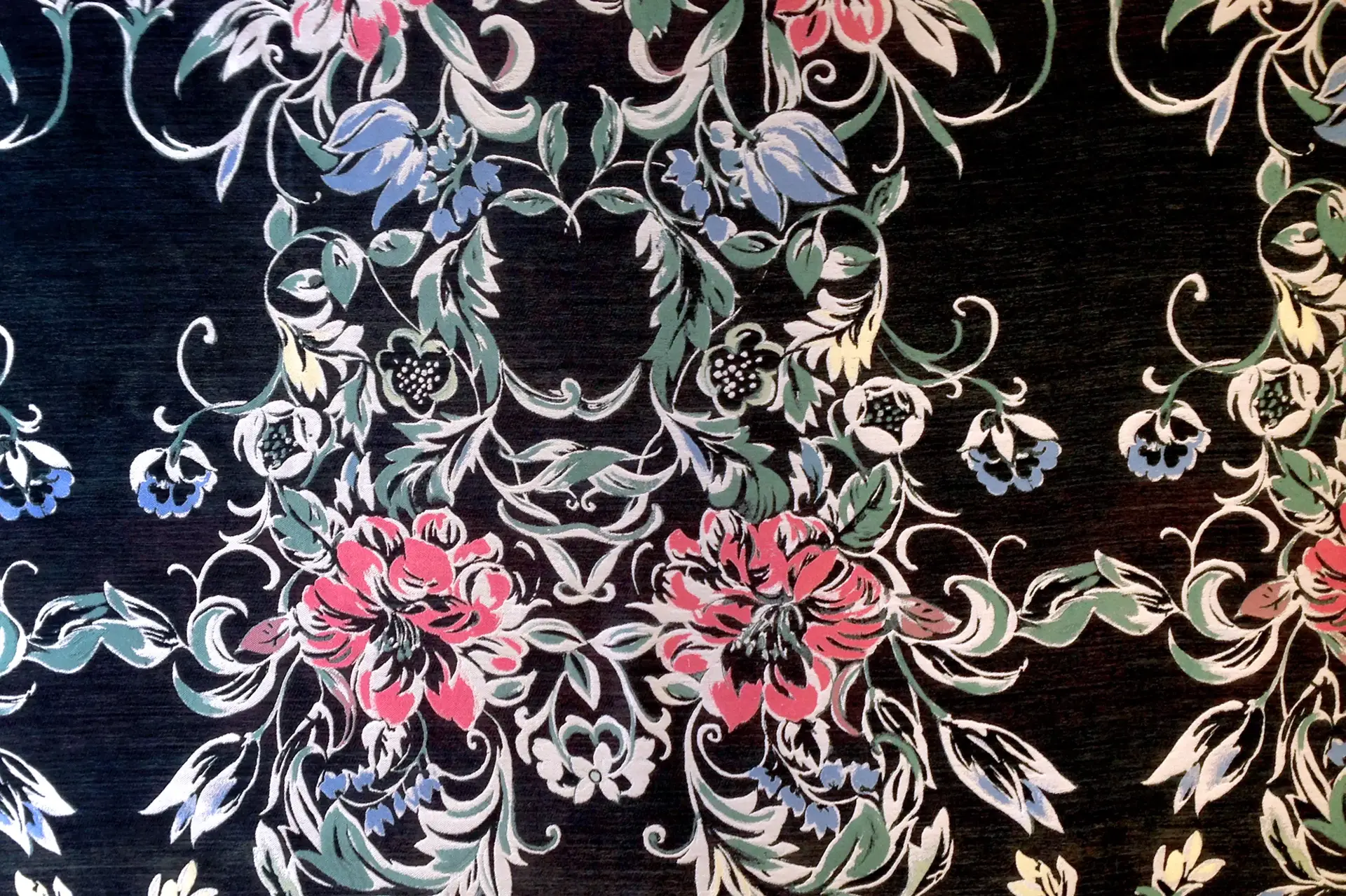 Silk Blend Jacquard with Large Floral 