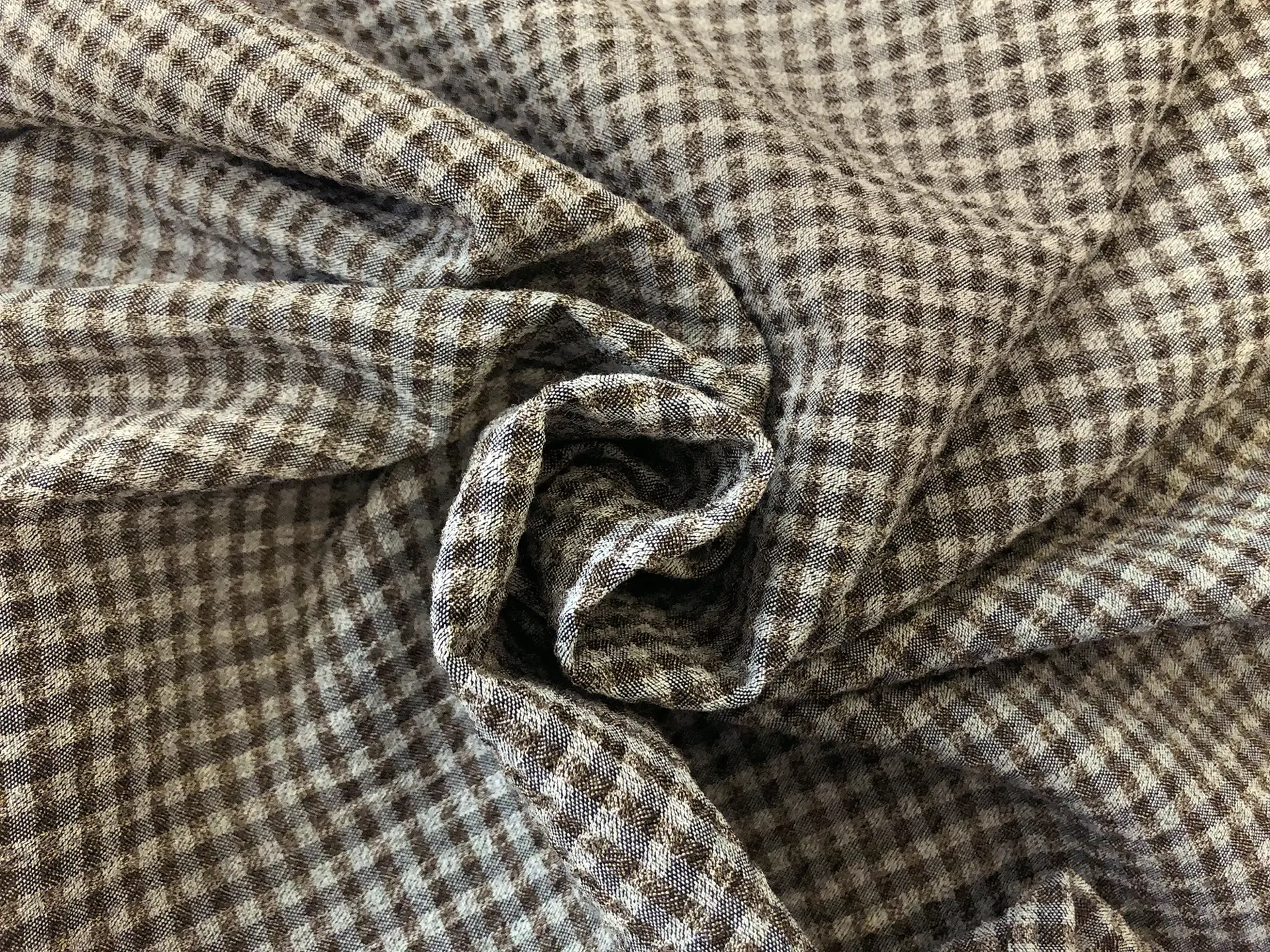 Italian Stretch Wool Seersucker Check in Brown Grey