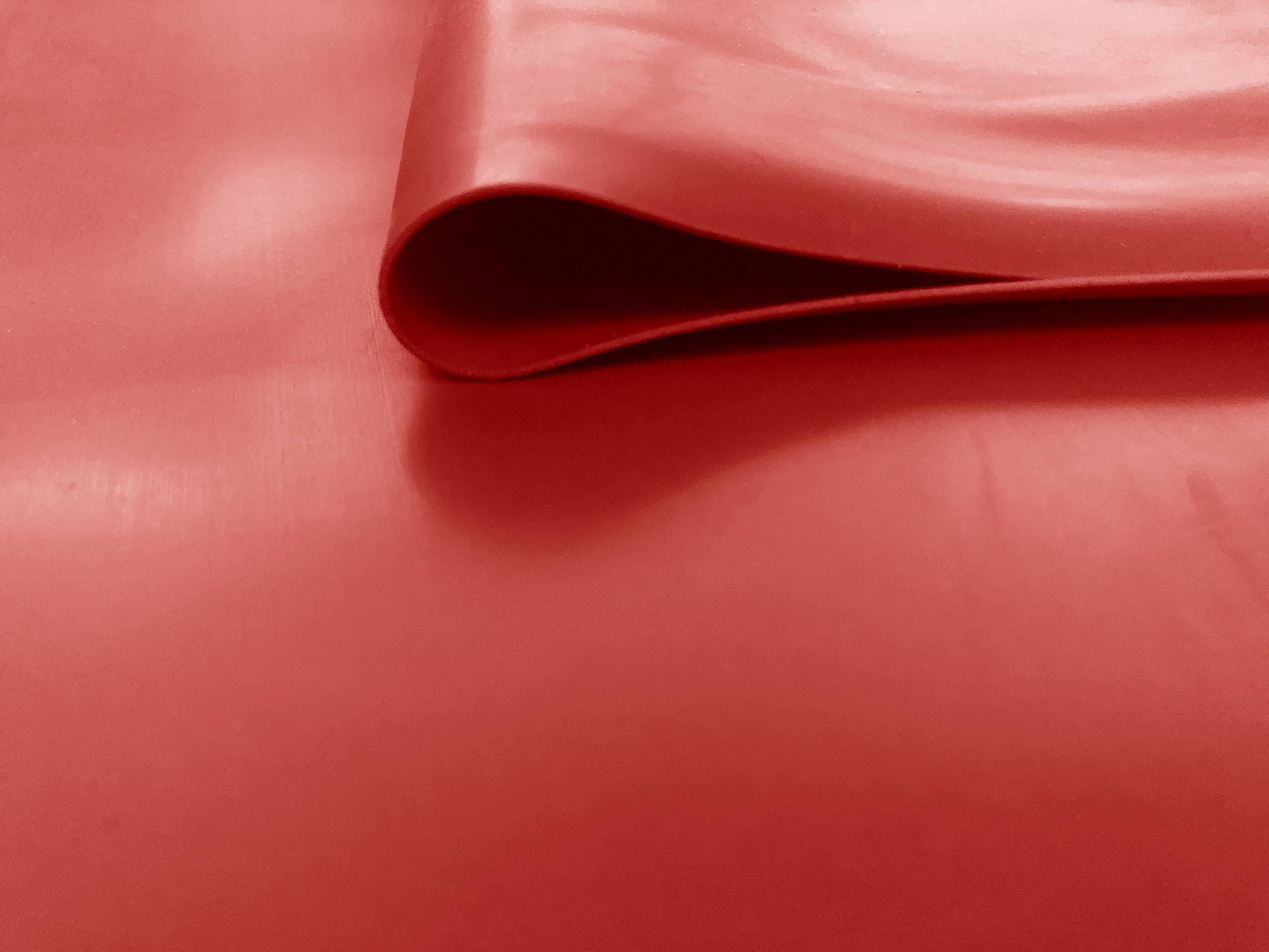 .65mm Rubber in Red