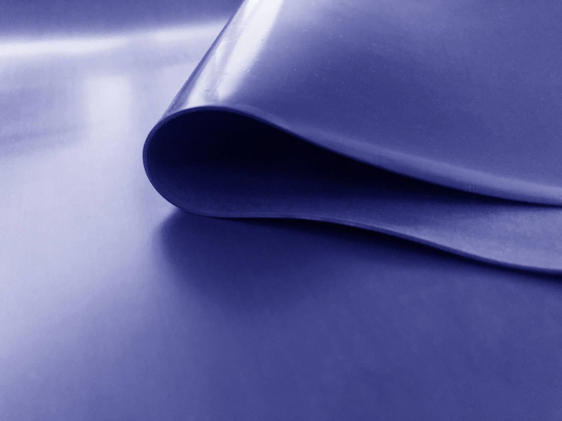 .65mm Rubber in Violet Blue