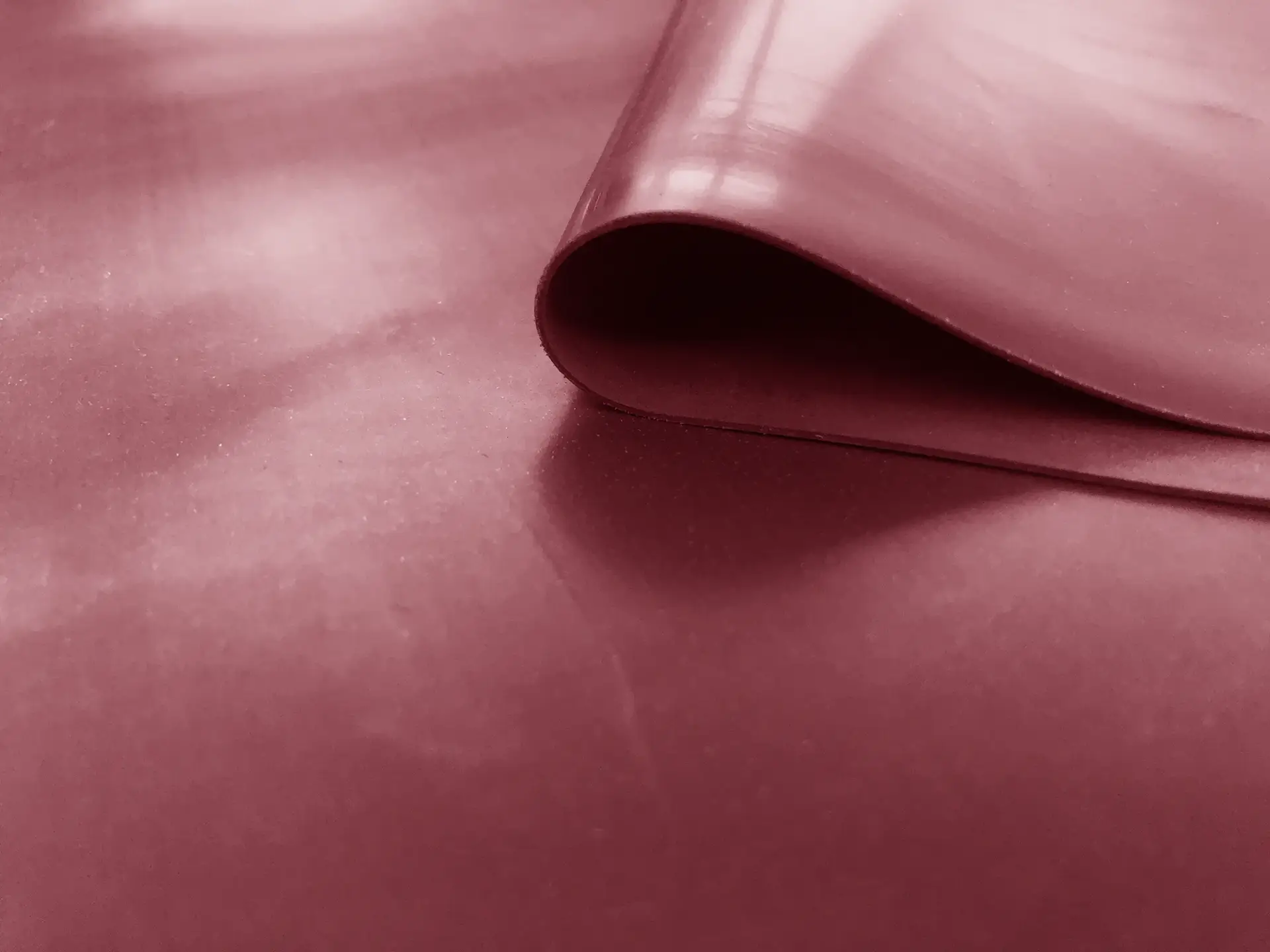 .65mm Rubber in Burgundy