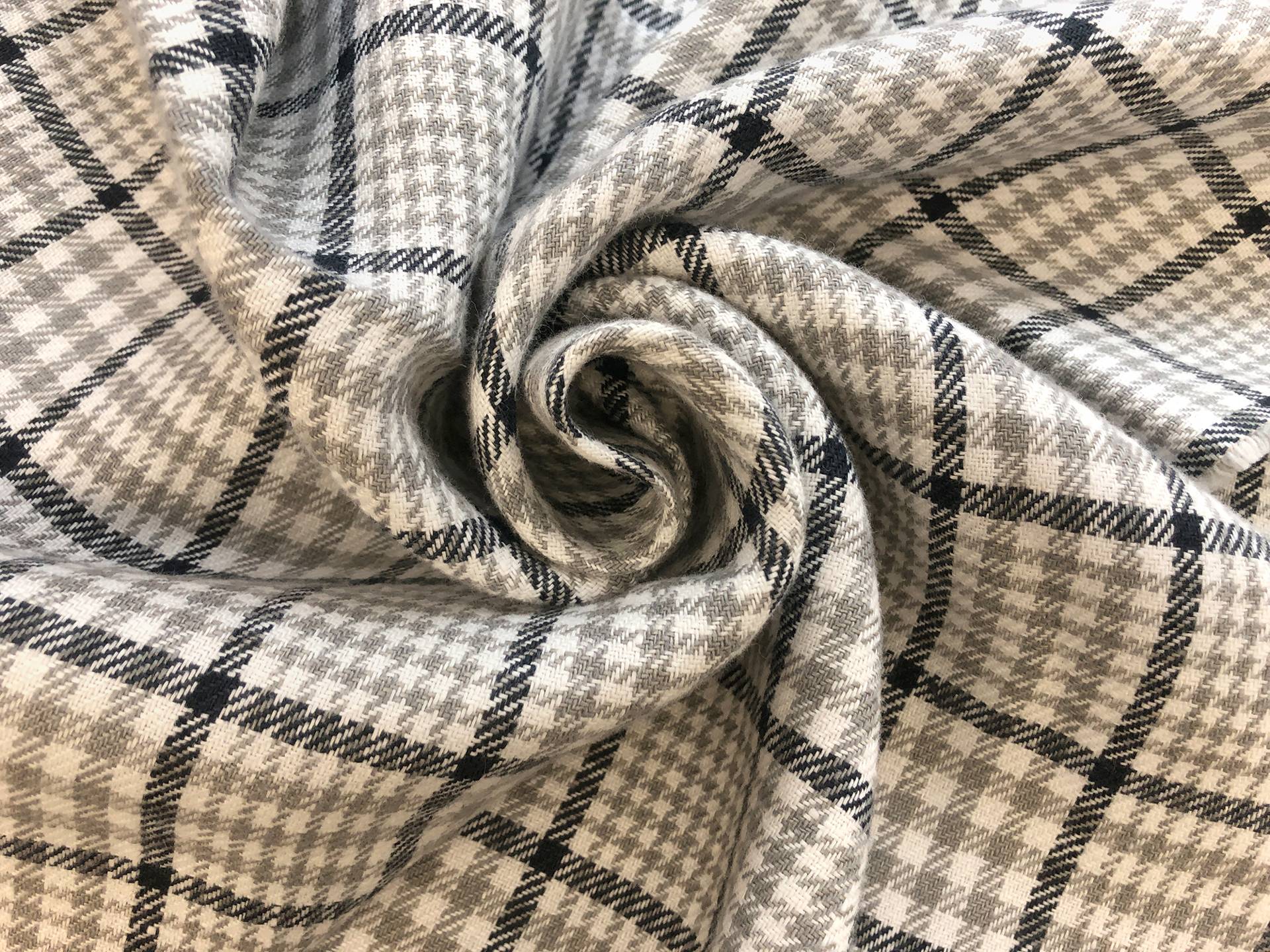 Washed Linen Houndstooth Plaid in Grey Black